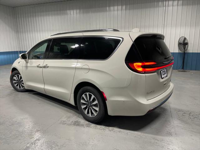 2021 Chrysler Pacifica Hybrid Touring L