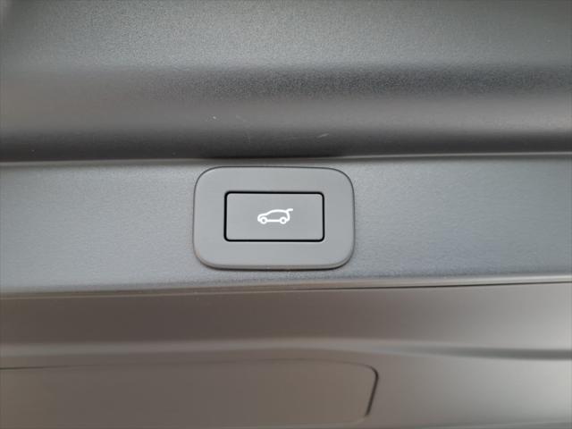 2025 Land Rover Range Rover P530 SE 7 Seat