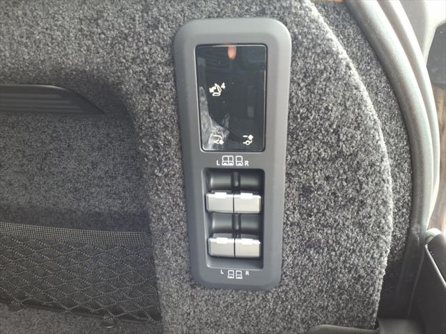 2025 Land Rover Range Rover P530 SE 7 Seat