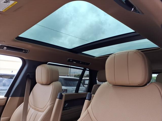 2025 Land Rover Range Rover P530 SE 7 Seat
