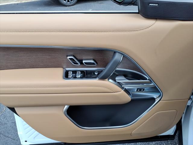 2025 Land Rover Range Rover P530 SE 7 Seat