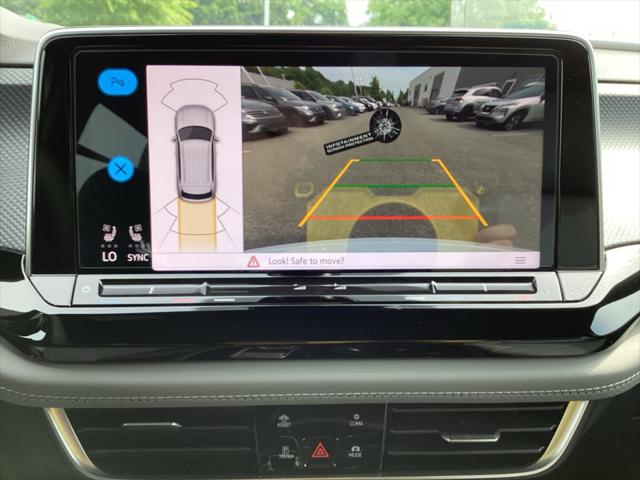 2025 Volkswagen Atlas Cross Sport 2.0T SEL R-Line Black