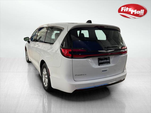 2024 Chrysler Pacifica Touring