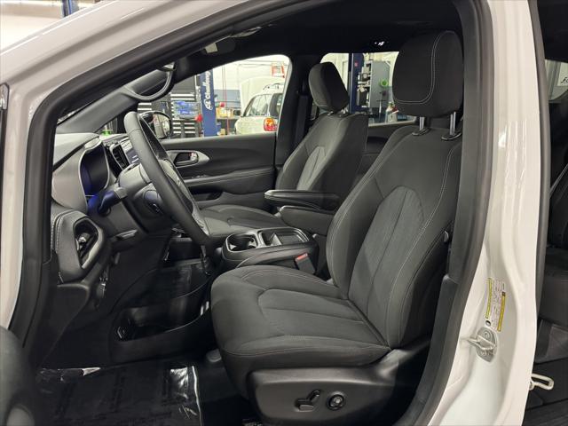 2024 Chrysler Pacifica Touring