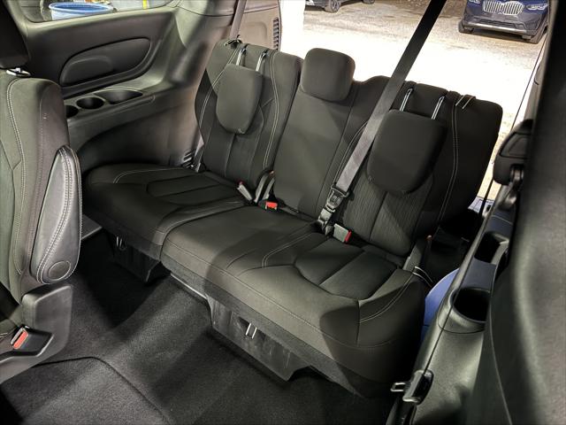 2024 Chrysler Pacifica Touring