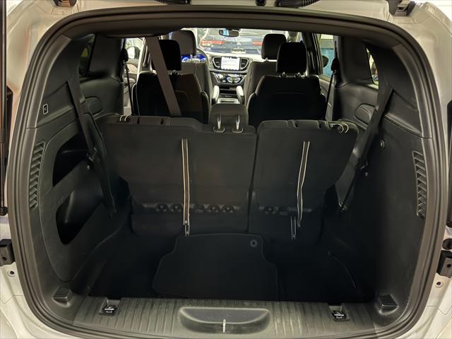 2024 Chrysler Pacifica Touring