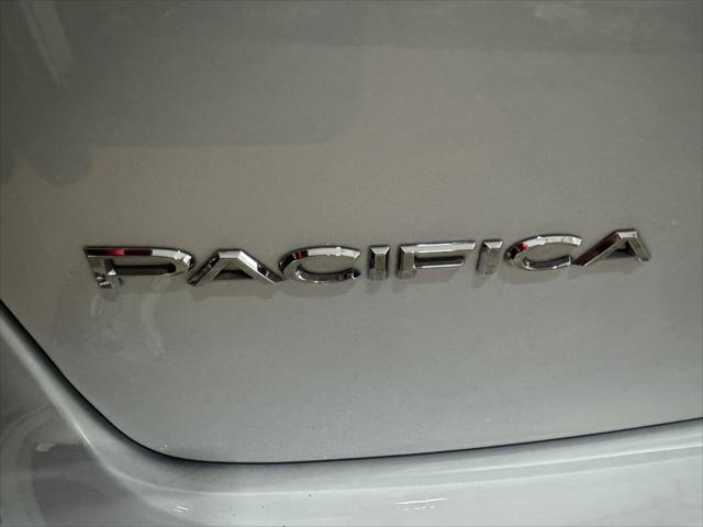 2024 Chrysler Pacifica Touring