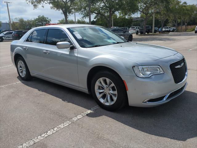 2023 Chrysler 300 Touring