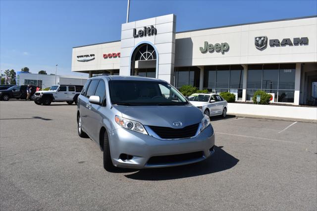 2012 Toyota Sienna LE V6 8 Passenger