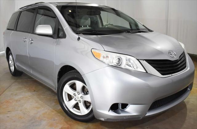 2012 Toyota Sienna LE V6 8 Passenger