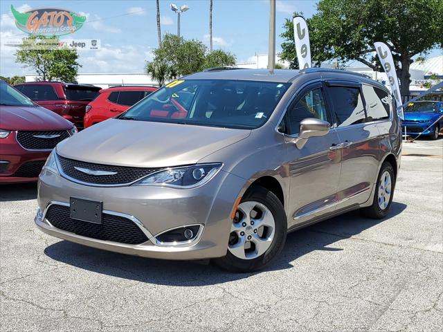 2017 Chrysler Pacifica Touring-L Plus