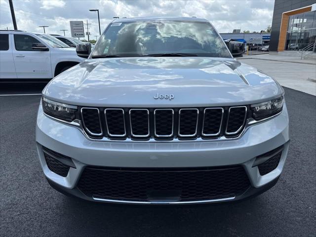 2025 Jeep Grand Cherokee GRAND CHEROKEE LAREDO X 4X2