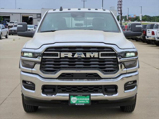 2025 RAM Ram 3500 Chassis Cab RAM 3500 TRADESMAN CREW CAB CHASSIS 4X4 60 CA
