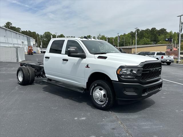 2024 RAM Ram 3500 Chassis Cab RAM 3500 TRADESMAN CREW CAB CHASSIS 4X4 60 CA