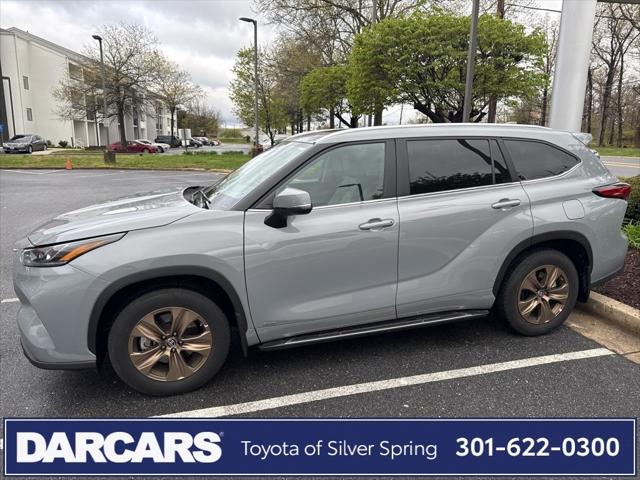 2023 Toyota Highlander Hybrid XLE Bronze