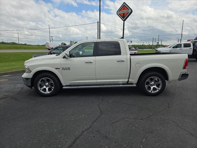 2017 RAM 1500 Laramie Crew Cab 4x4 57 Box