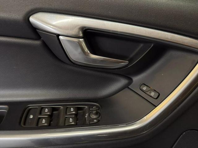 2017 Volvo V60 Cross Country T5