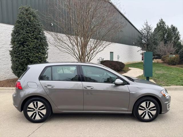 2016 Volkswagen e-Golf SE