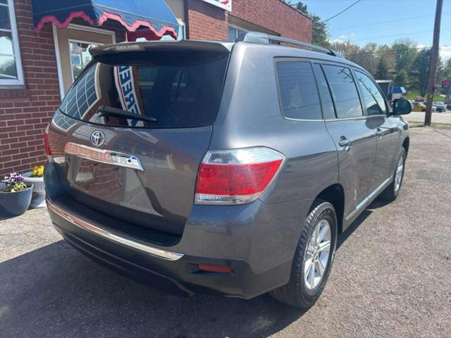 2011 Toyota Highlander SE