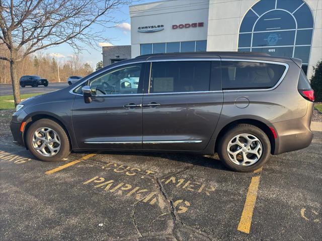 2022 Chrysler Pacifica Limited AWD