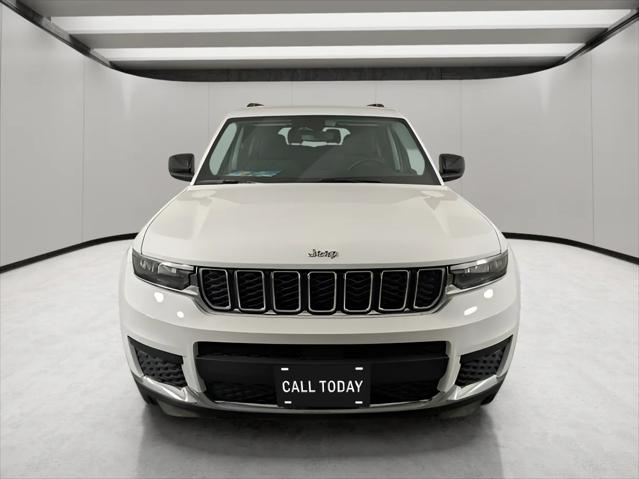 2023 Jeep Grand Cherokee L Laredo 4x4