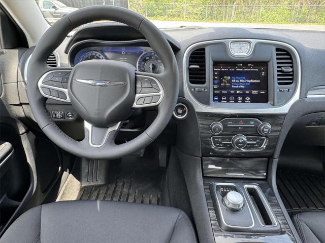 2022 Chrysler 300 Touring
