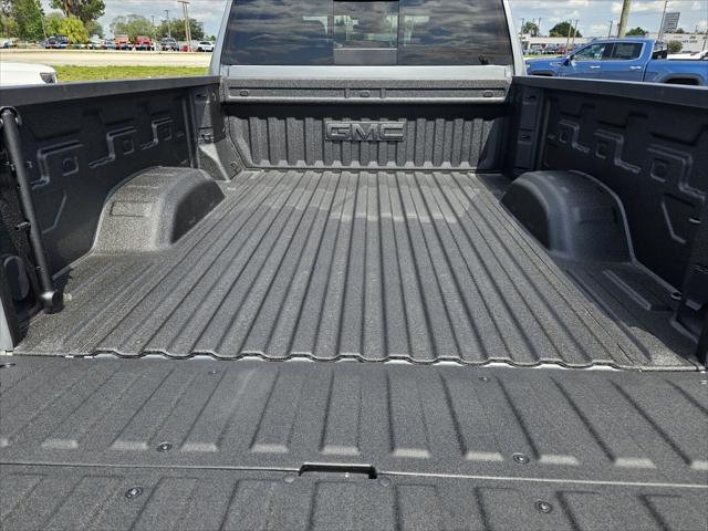 2025 GMC Sierra 3500HD 4WD Crew Cab Standard Bed SLT
