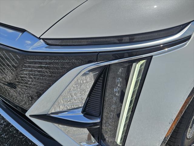 2025 Cadillac iQ Luxury w/1SC