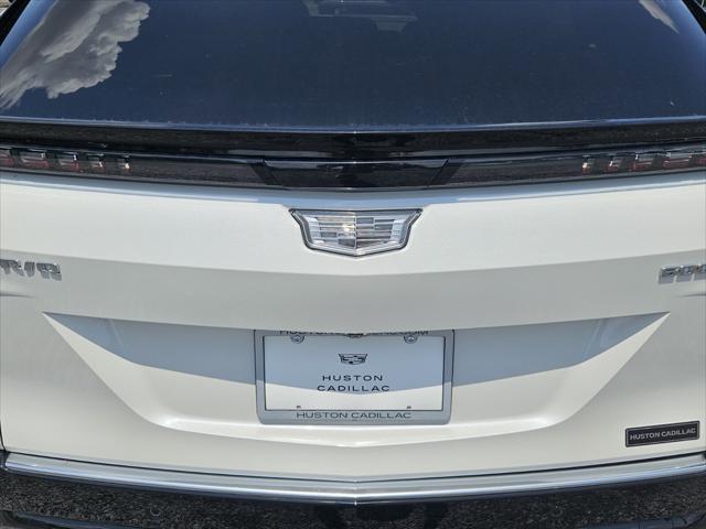 2025 Cadillac iQ Luxury w/1SC