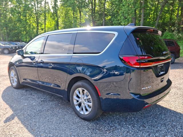 2025 Chrysler Pacifica PACIFICA SELECT AWD