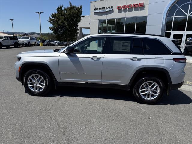 2025 Jeep Grand Cherokee GRAND CHEROKEE LAREDO X 4X2
