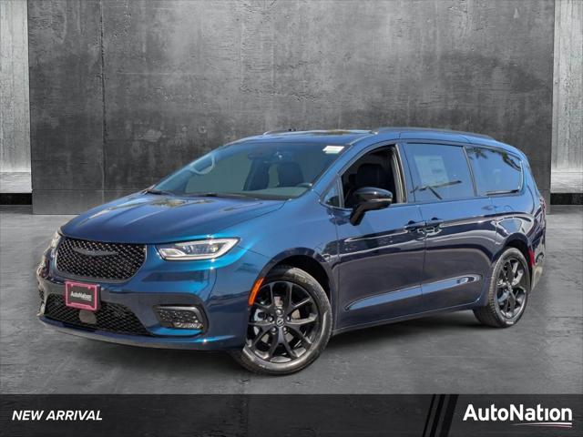 2025 Chrysler Pacifica PACIFICA LIMITED