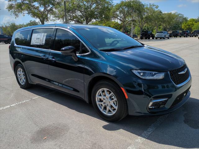 2025 Chrysler Pacifica PACIFICA SELECT