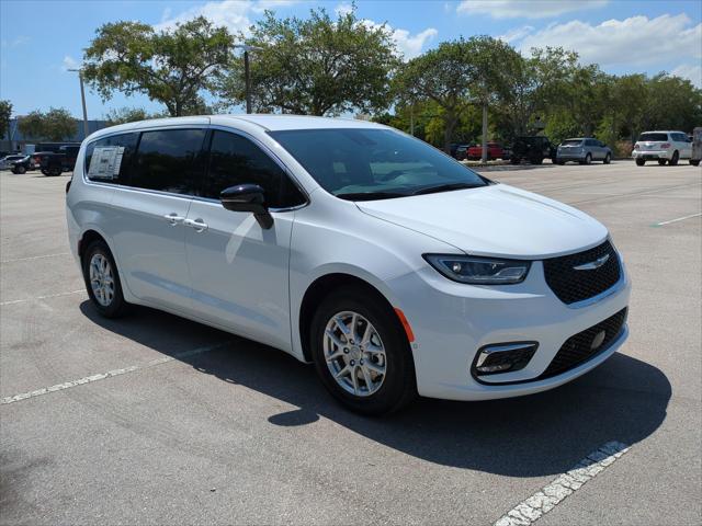 2025 Chrysler Pacifica PACIFICA SELECT