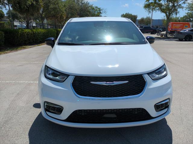2025 Chrysler Pacifica PACIFICA SELECT
