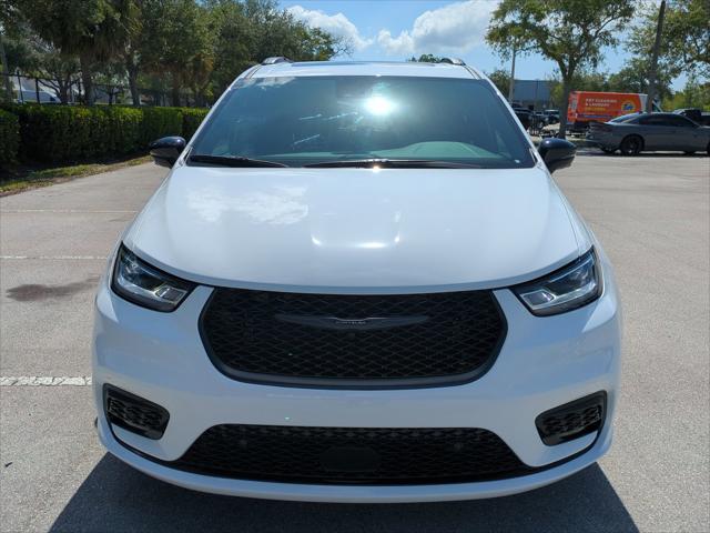 2025 Chrysler Pacifica Hybrid PACIFICA PLUG-IN HYBRID S APPEARANCE