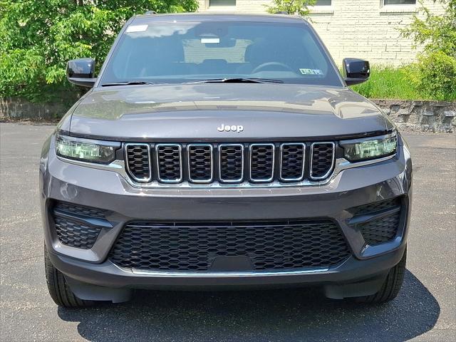 2025 Jeep Grand Cherokee GRAND CHEROKEE LAREDO X 4X4