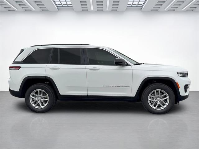2025 Jeep Grand Cherokee GRAND CHEROKEE LAREDO X 4X2