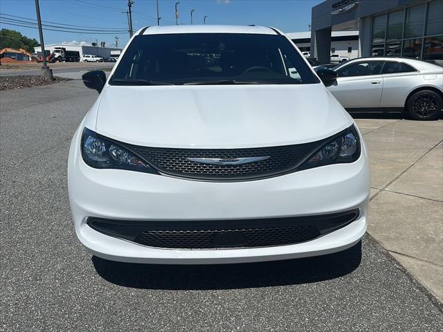 2025 Chrysler Voyager VOYAGER
