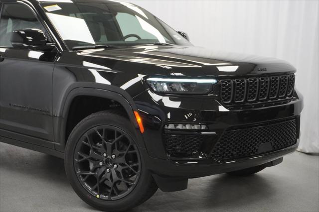 2025 Jeep Grand Cherokee GRAND CHEROKEE SUMMIT 4X4