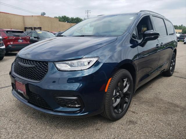 2025 Chrysler Pacifica PACIFICA LIMITED AWD
