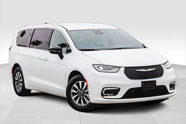 2025 Chrysler Pacifica Hybrid PACIFICA PLUG-IN HYBRID SELECT