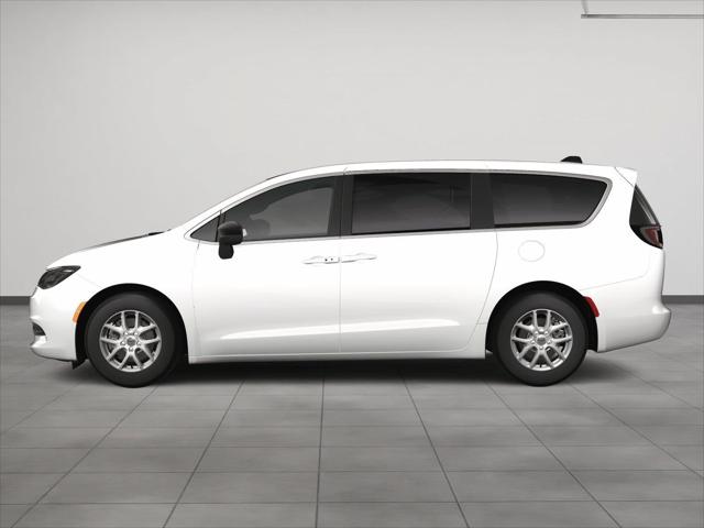 2025 Chrysler Voyager VOYAGER LX