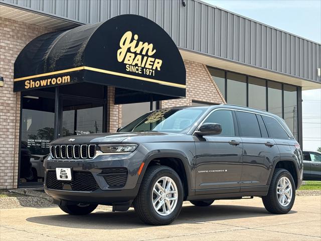 2025 Jeep Grand Cherokee GRAND CHEROKEE LAREDO X 4X4