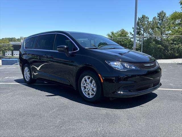 2025 Chrysler Voyager VOYAGER LX