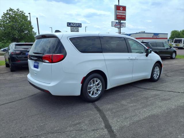 2025 Chrysler Voyager VOYAGER LX