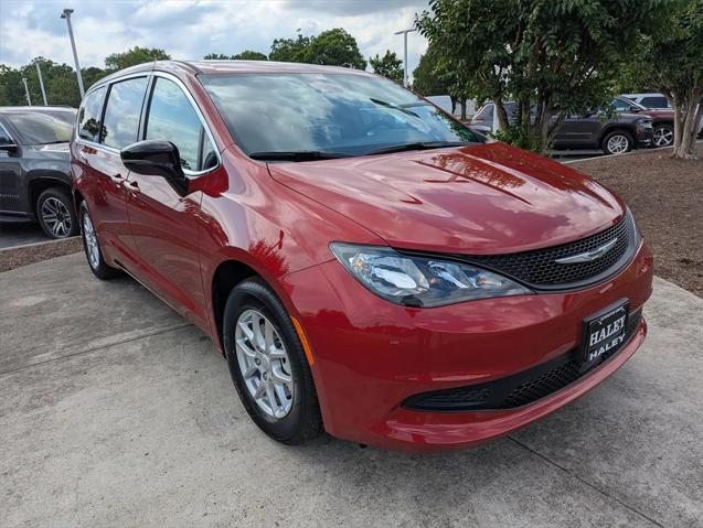 2025 Chrysler Voyager VOYAGER LX
