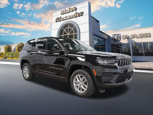 2025 Jeep Grand Cherokee GRAND CHEROKEE LAREDO X 4X4