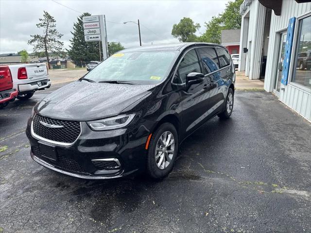 2025 Chrysler Pacifica PACIFICA SELECT AWD