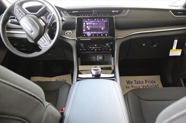2025 Jeep Grand Cherokee GRAND CHEROKEE L LAREDO X 4X2